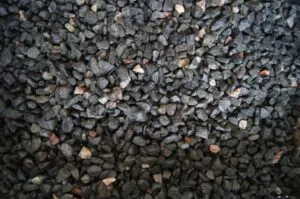 Dekoratiivkillustik graniit must-kirju 16/32 1000kg bigbag