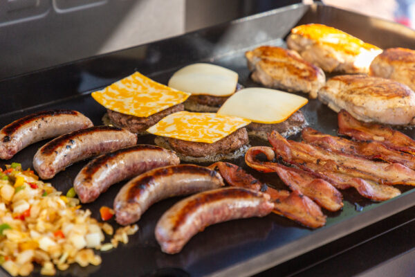 Plaatgrill Pit Boss® Plancha 3 gaasipõletit + alusraam